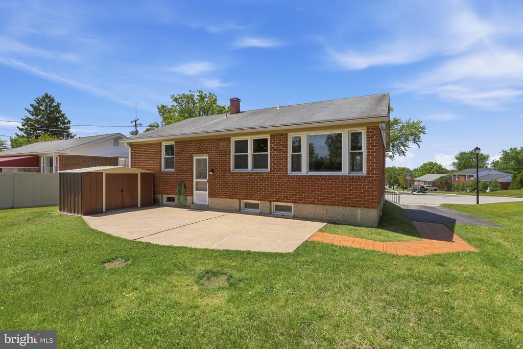 9005 PERRING PARK ROAD