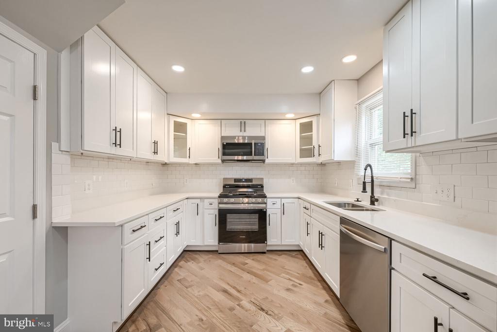 100 CLARENDON AVENUE