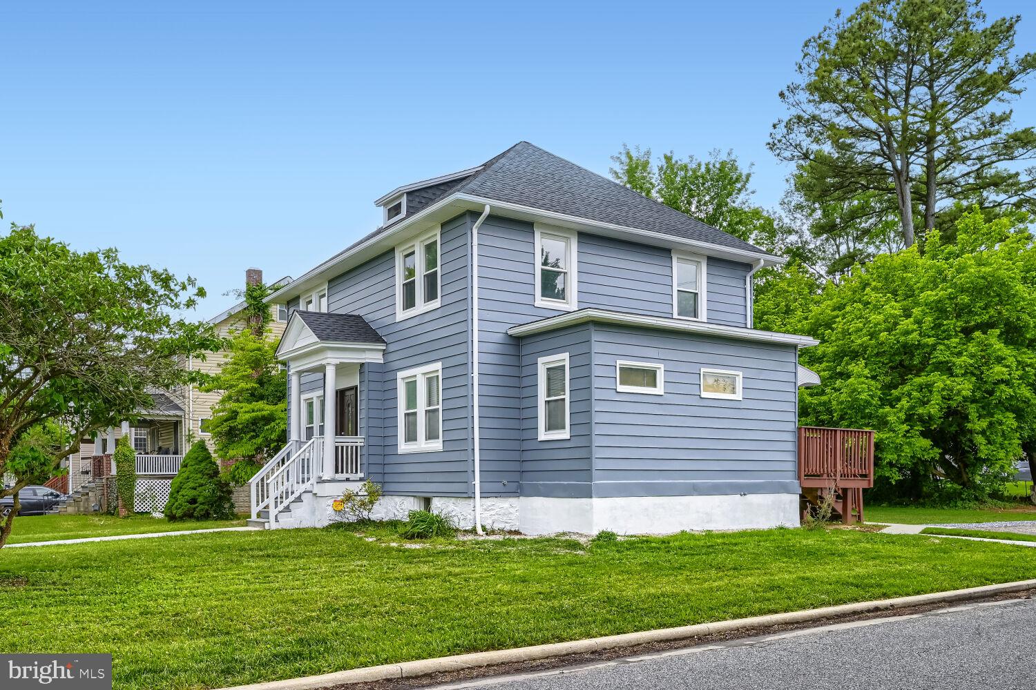 100 CLARENDON AVENUE