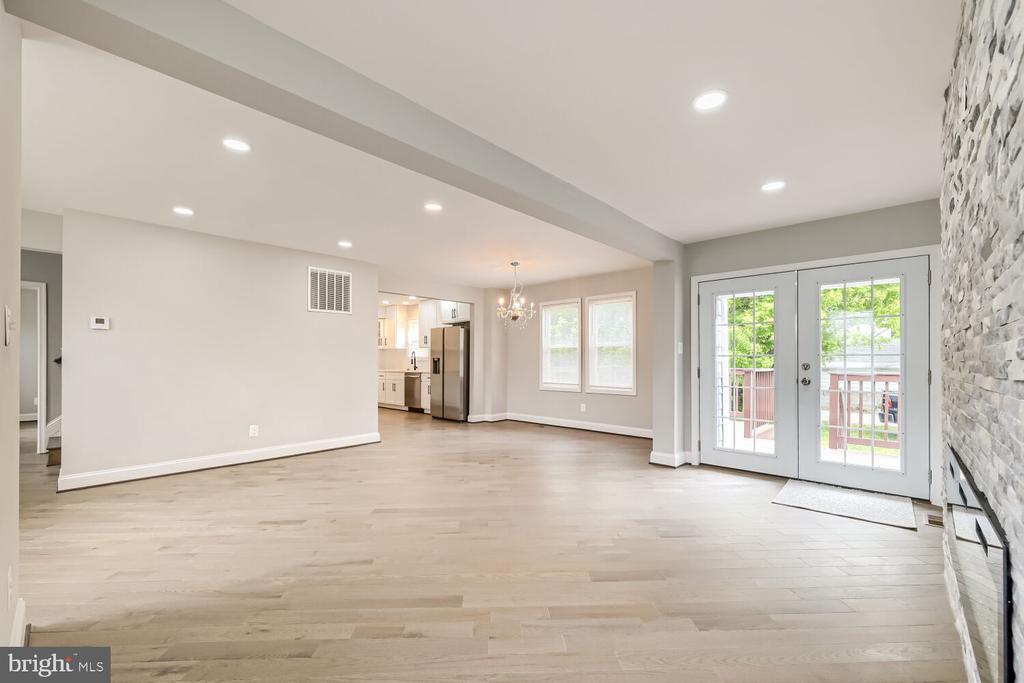 100 CLARENDON AVENUE