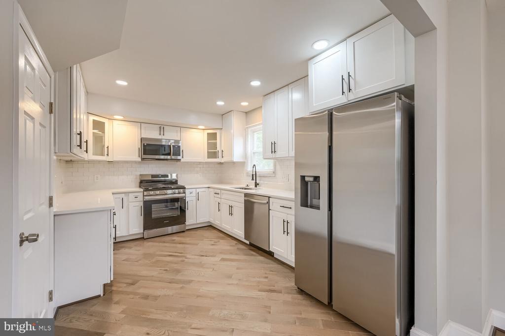 100 CLARENDON AVENUE