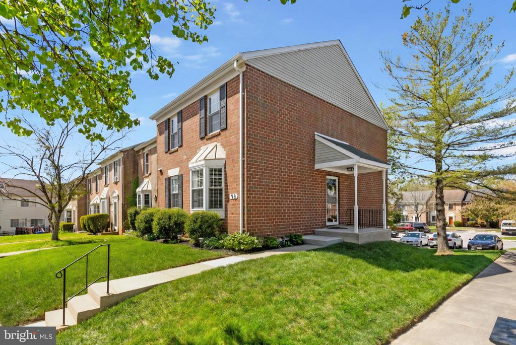 98 COURTLAND WOODS CIRCLE