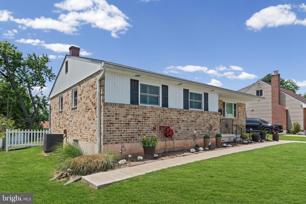 3718 EASTMAN ROAD