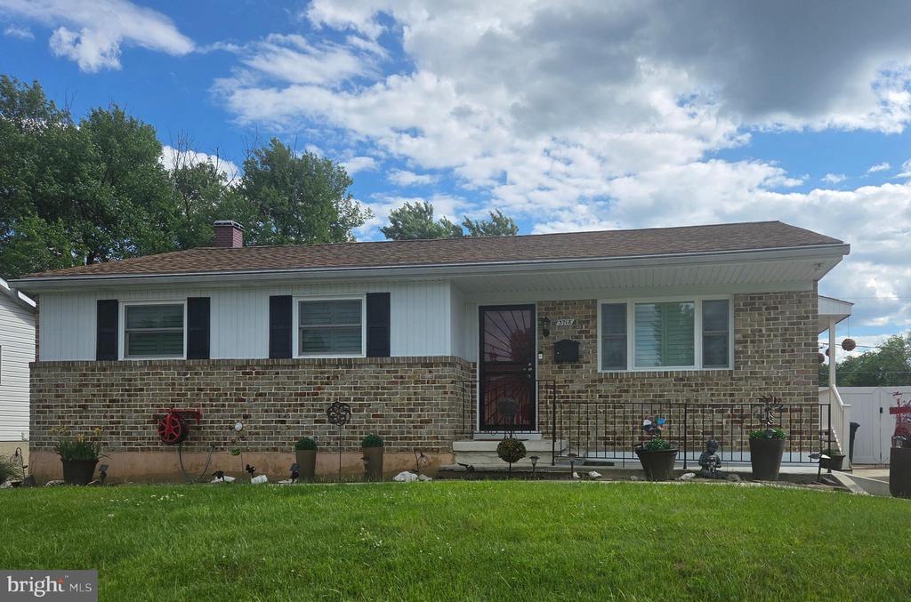 3718 EASTMAN ROAD