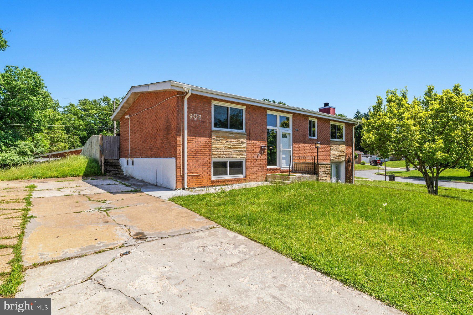 902 BITTERSWEET ROAD