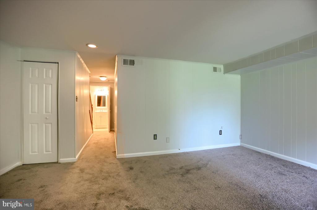 20 STONERIDGE COURT 22