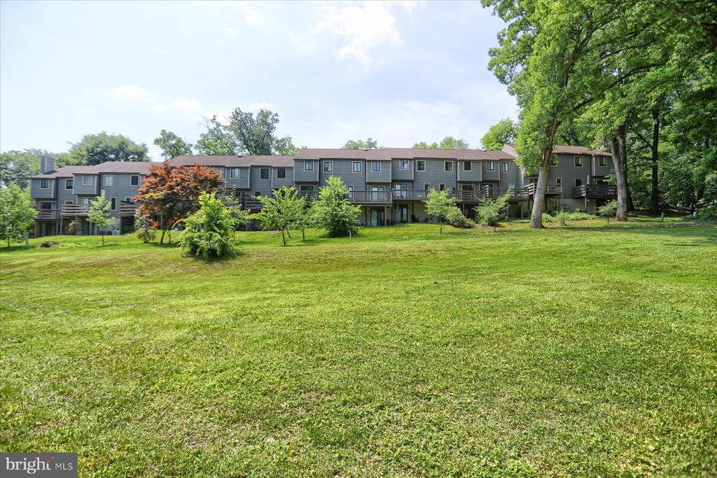 20 STONERIDGE COURT 22