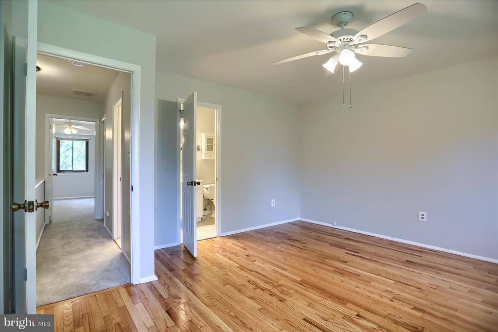 20 STONERIDGE COURT 22