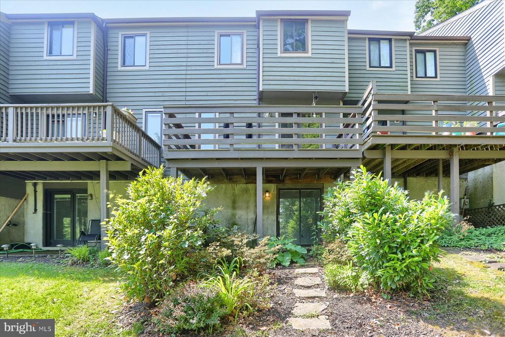 20 STONERIDGE COURT 22