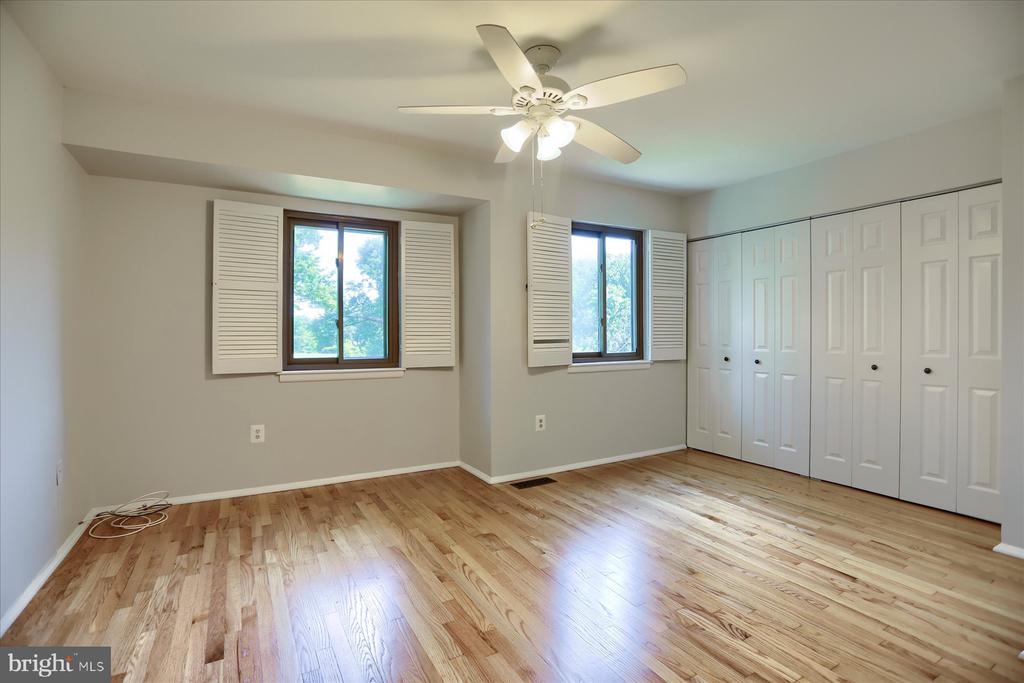 20 STONERIDGE COURT 22