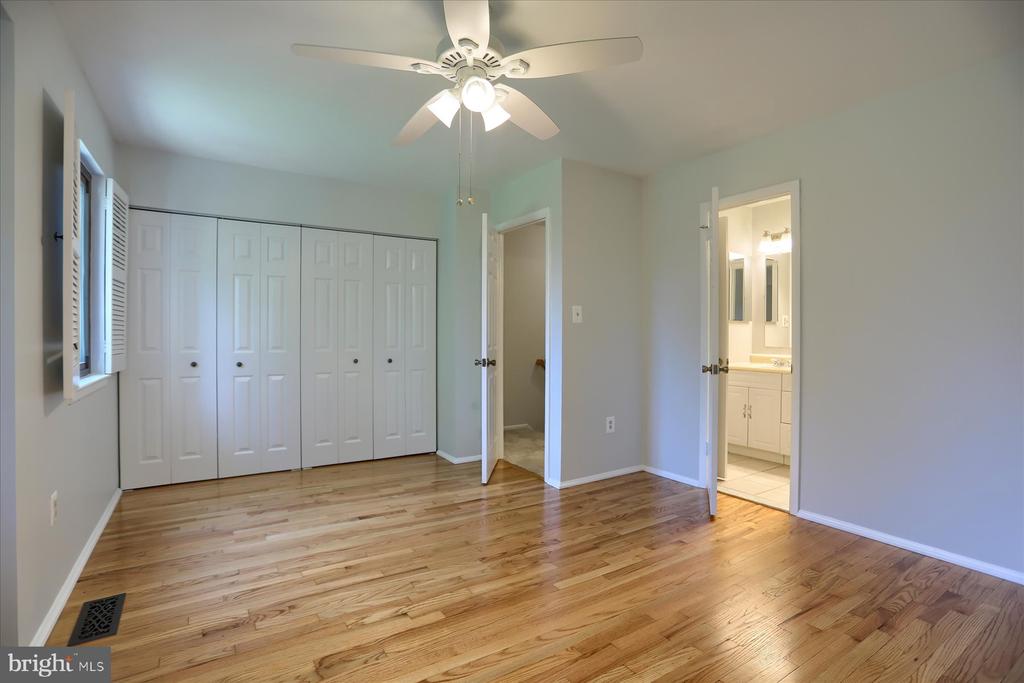 20 STONERIDGE COURT 22