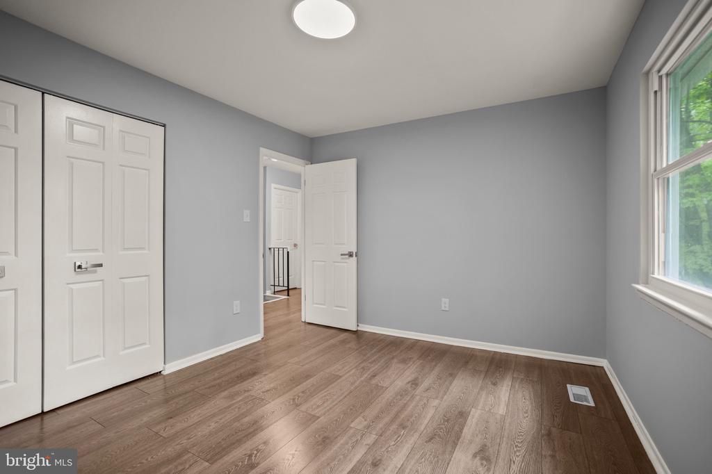 10 IRON BOLT COURT