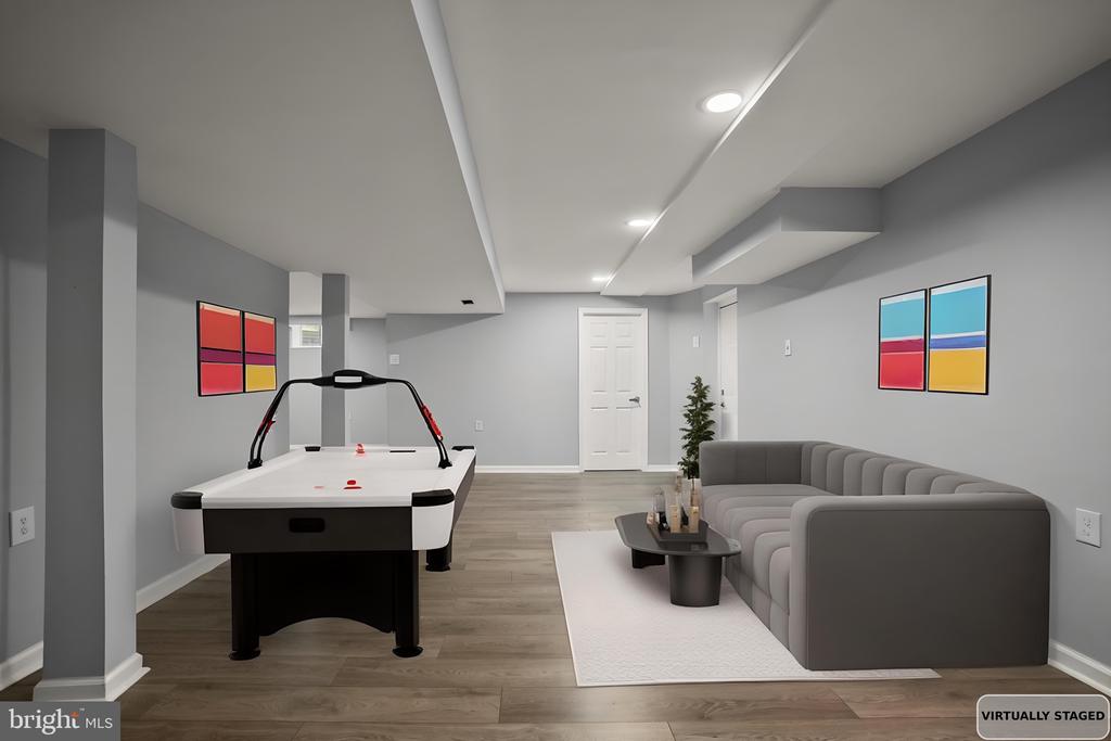 10 IRON BOLT COURT