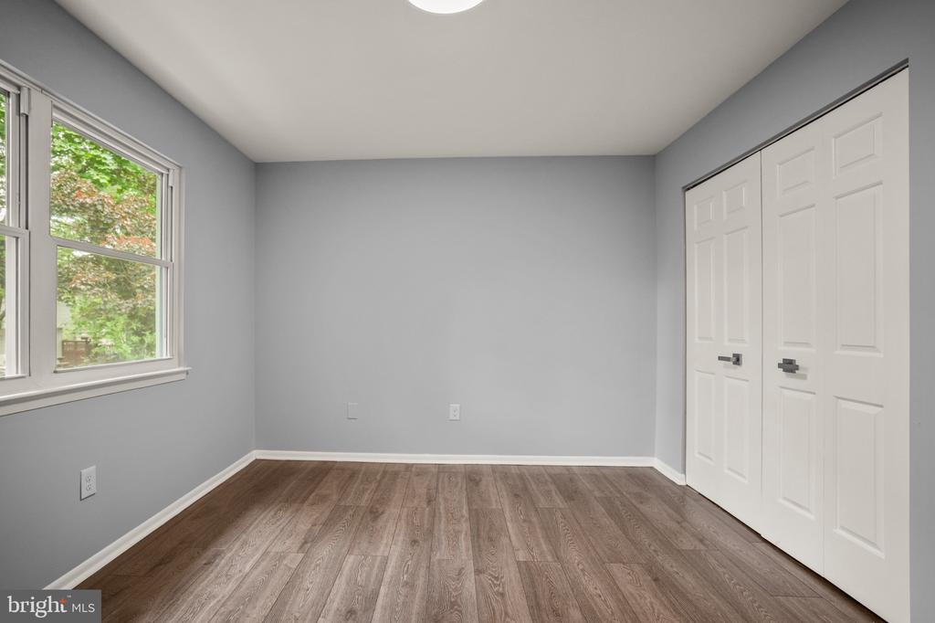 10 IRON BOLT COURT