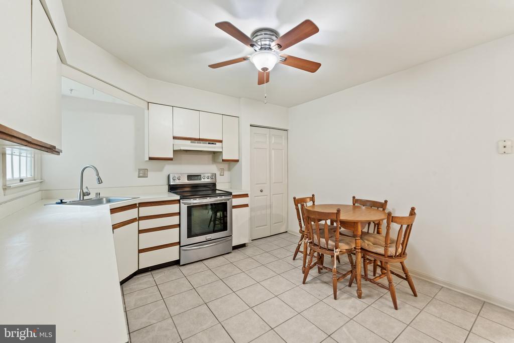 2001 VISTA LANE