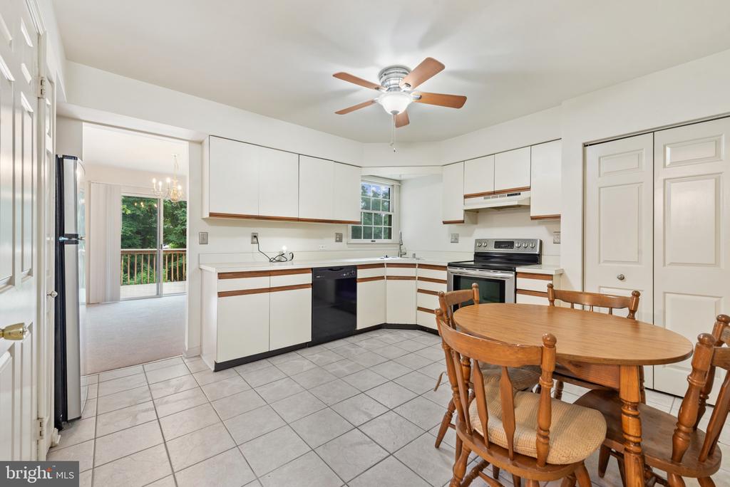 2001 VISTA LANE