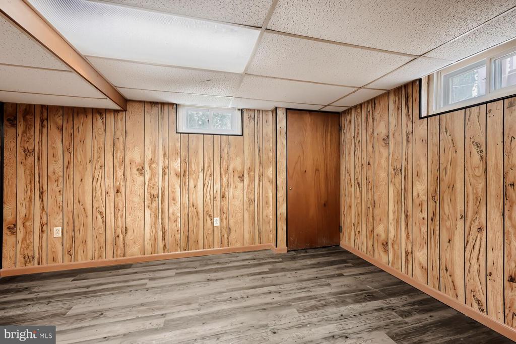 1529 DOXBURY ROAD