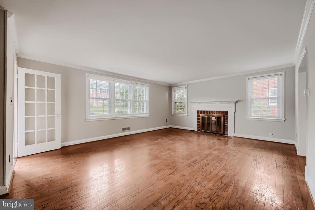 1529 DOXBURY ROAD