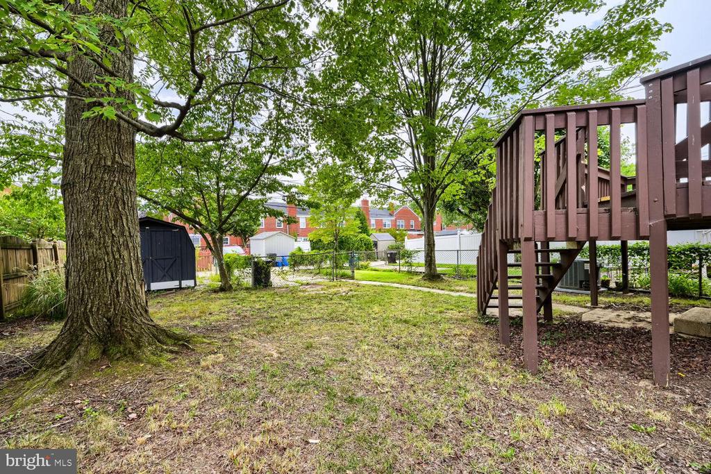 1529 DOXBURY ROAD