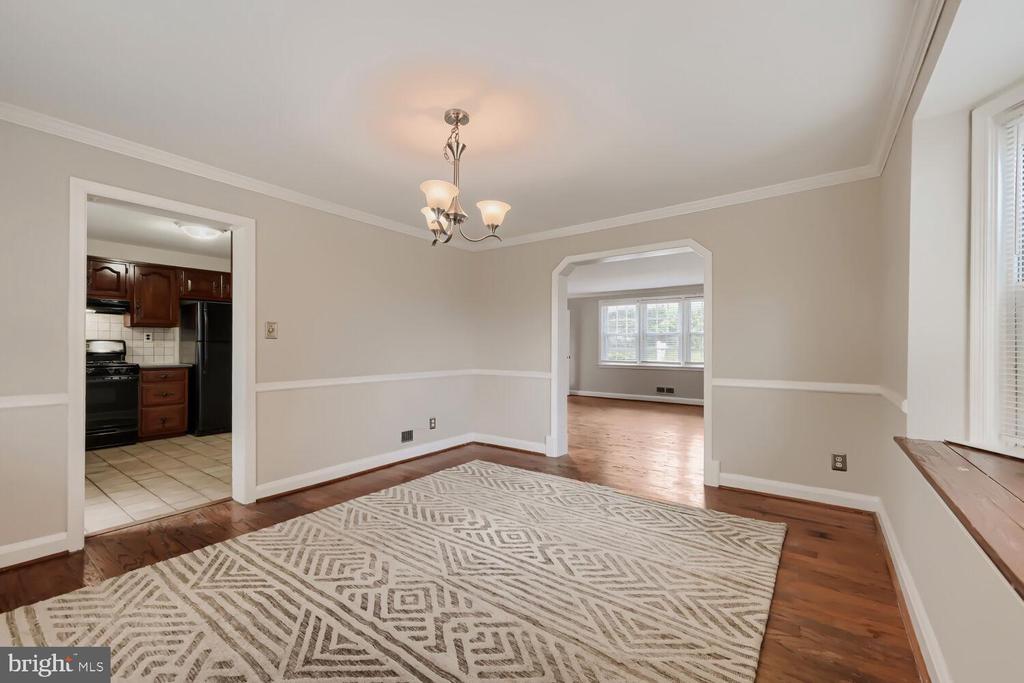 1529 DOXBURY ROAD