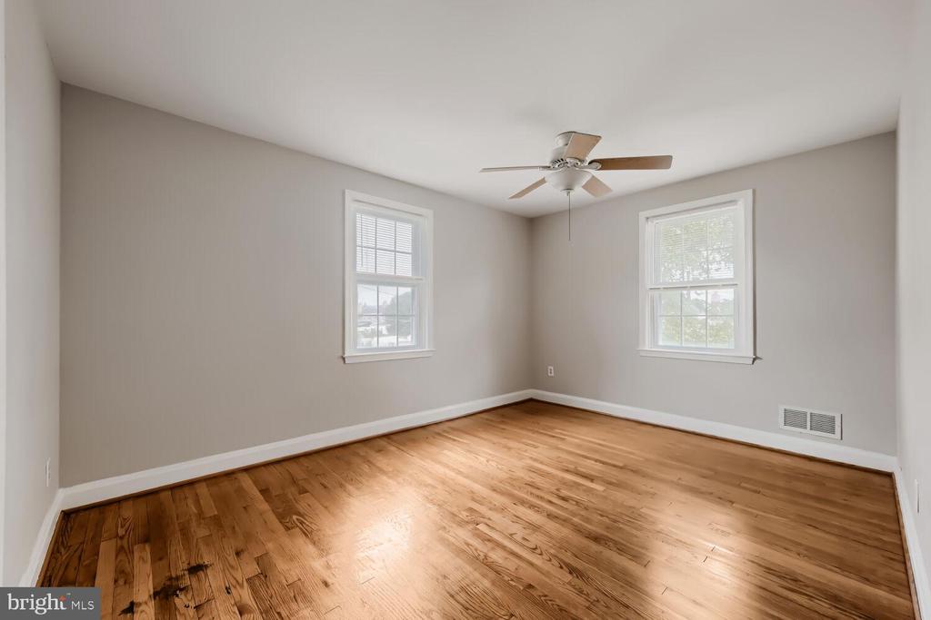 1529 DOXBURY ROAD