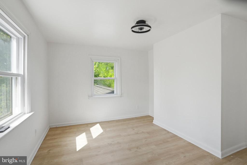 4222 THORNCLIFF ROAD