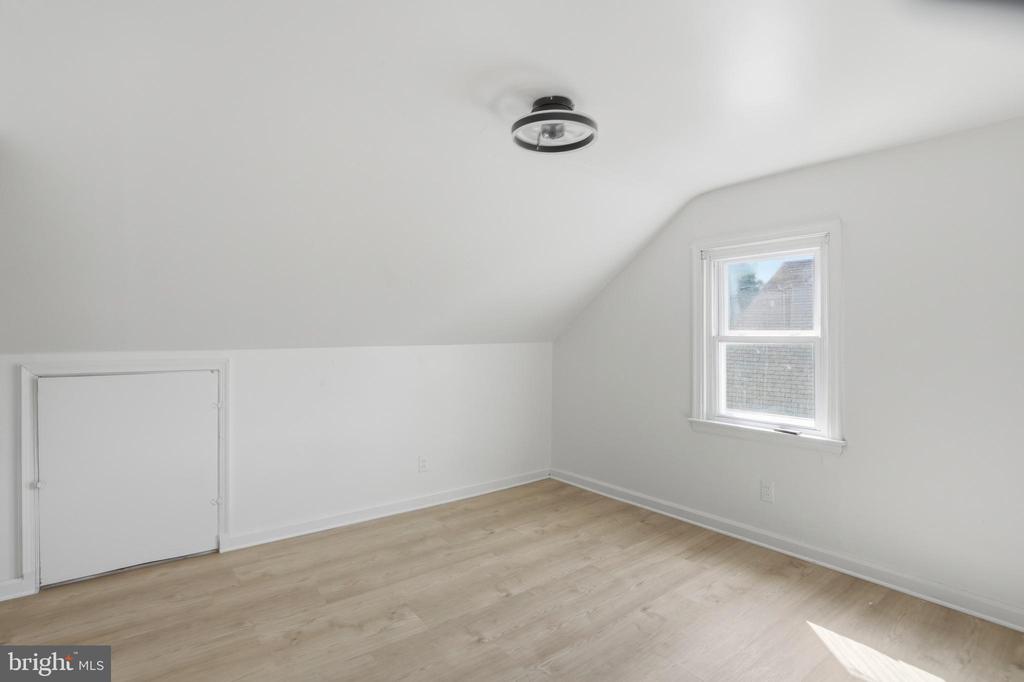 4222 THORNCLIFF ROAD