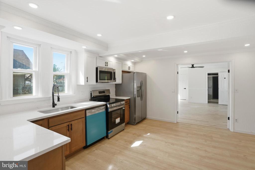 4222 THORNCLIFF ROAD