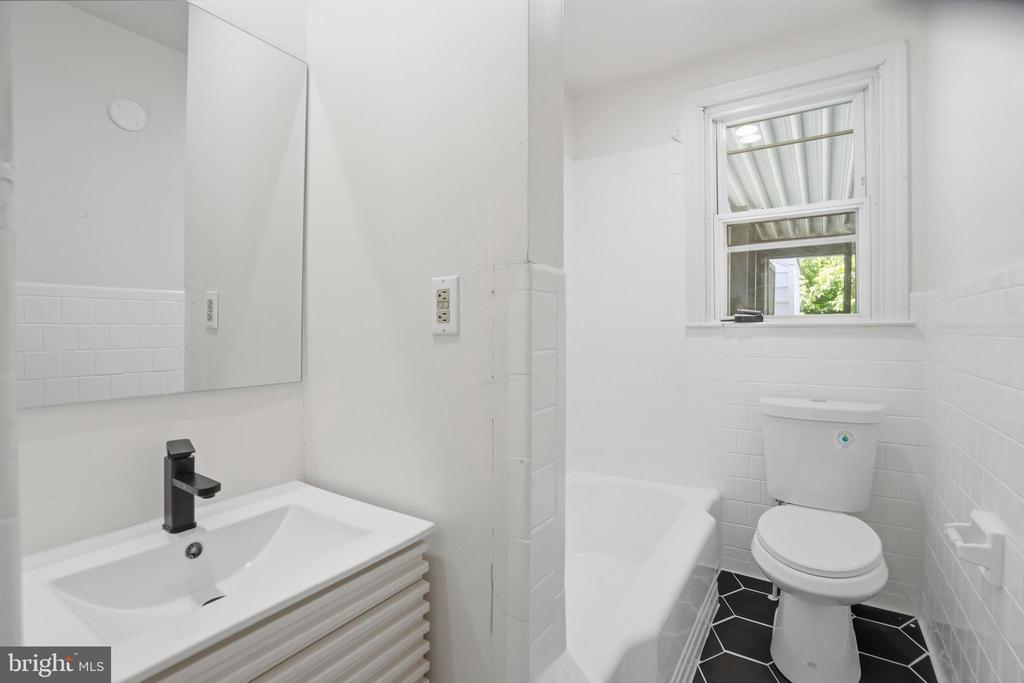 4222 THORNCLIFF ROAD