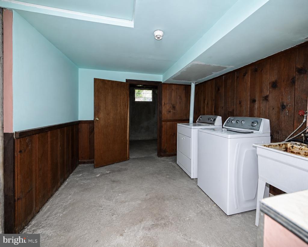 2808 GREENLAWN ROAD