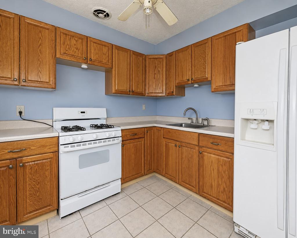 2808 GREENLAWN ROAD