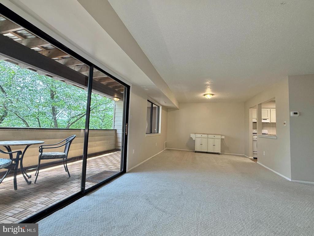 7 WINDBLOWN COURT Unit: 202