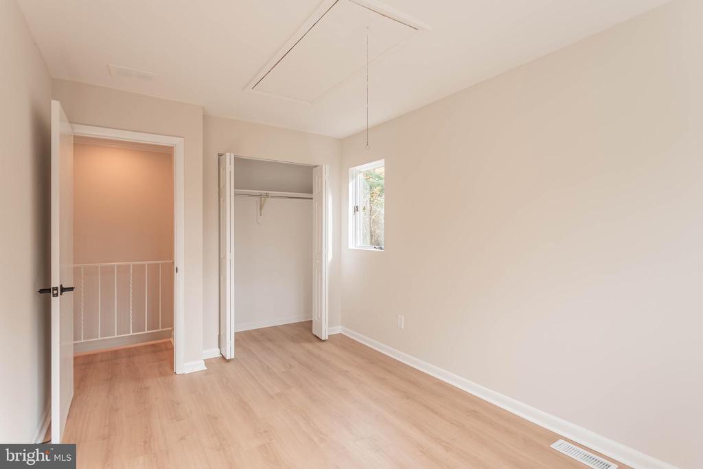 22 STONE MANOR Unit: 22