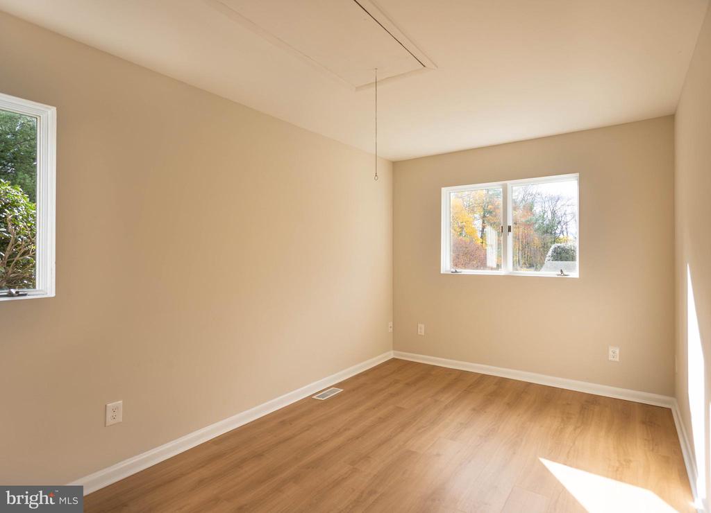 22 STONE MANOR Unit: 22