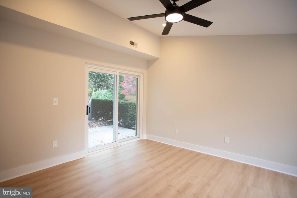 22 STONE MANOR Unit: 22