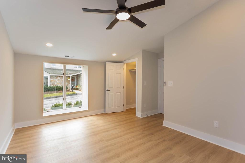 22 STONE MANOR Unit: 22