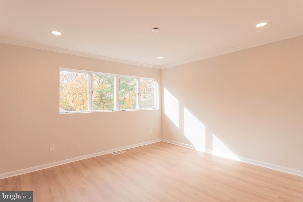 22 STONE MANOR Unit: 22