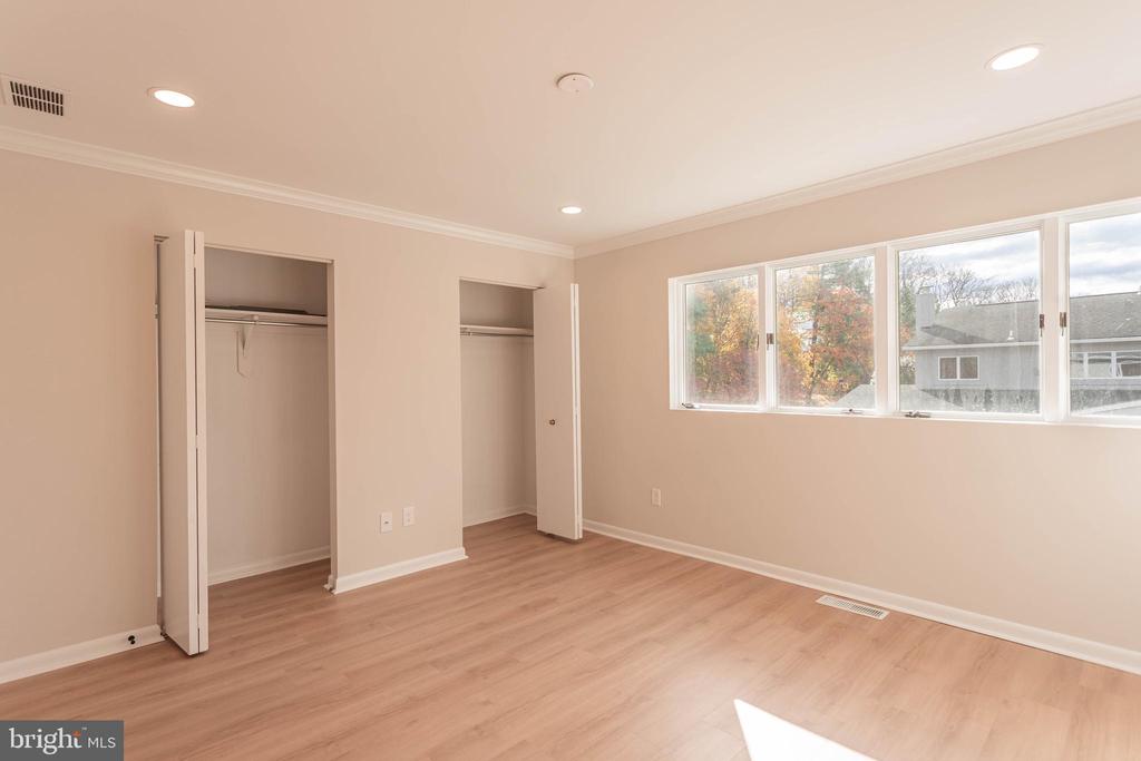 22 STONE MANOR Unit: 22
