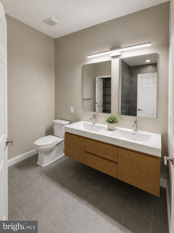 9776 ASHLYN CIRCLE Unit: 9776