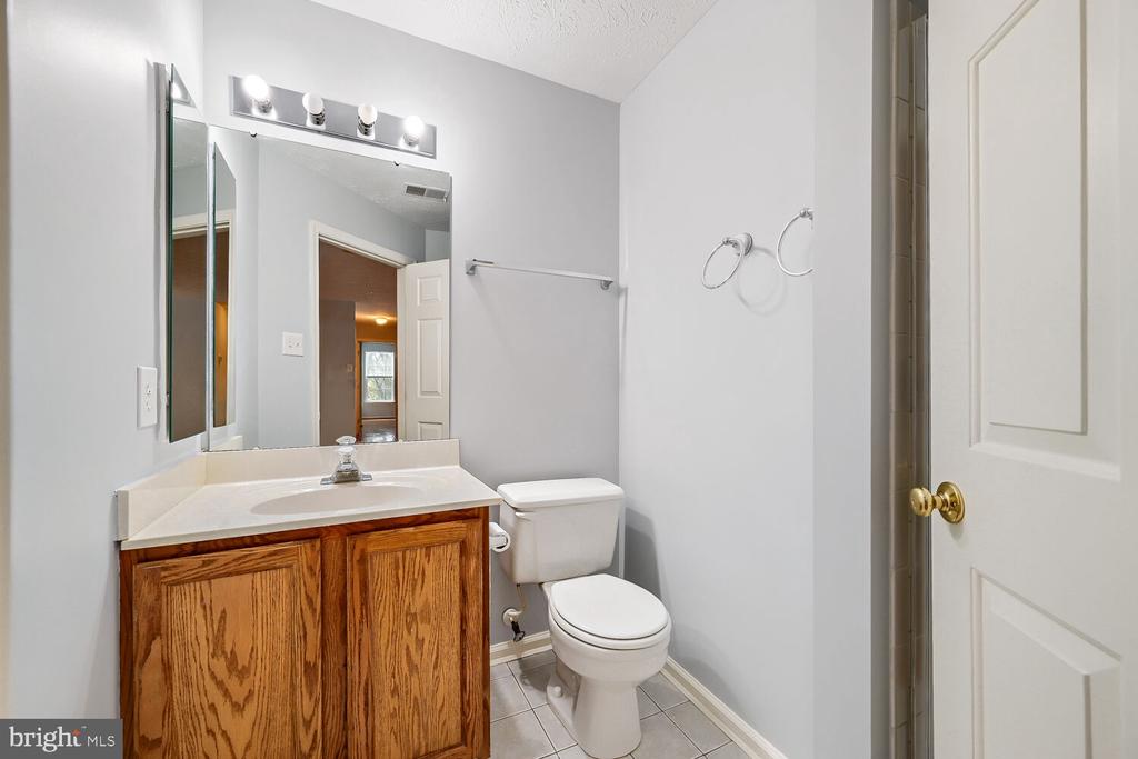 7901 VALLEY MANOR ROAD Unit: 201