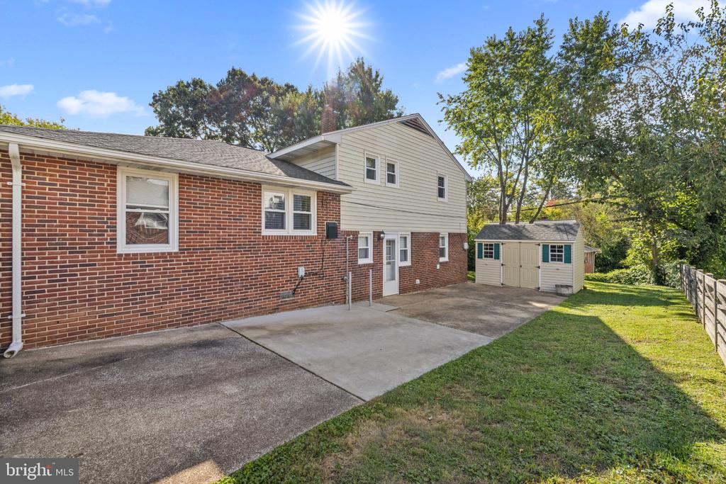 230 ROLLINGBROOK WAY