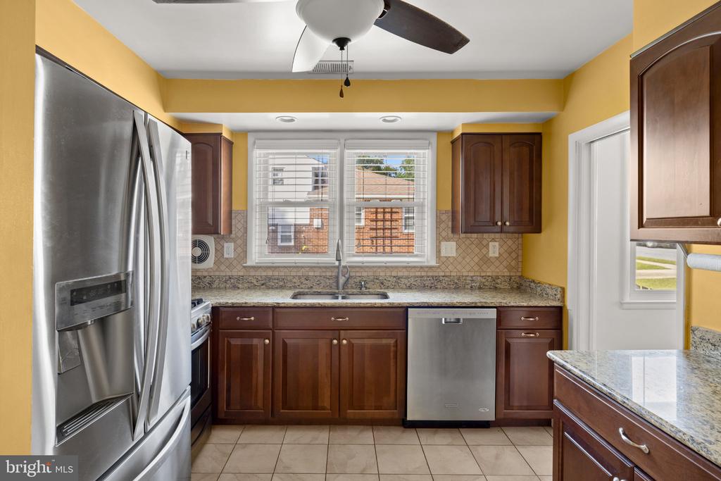 230 ROLLINGBROOK WAY