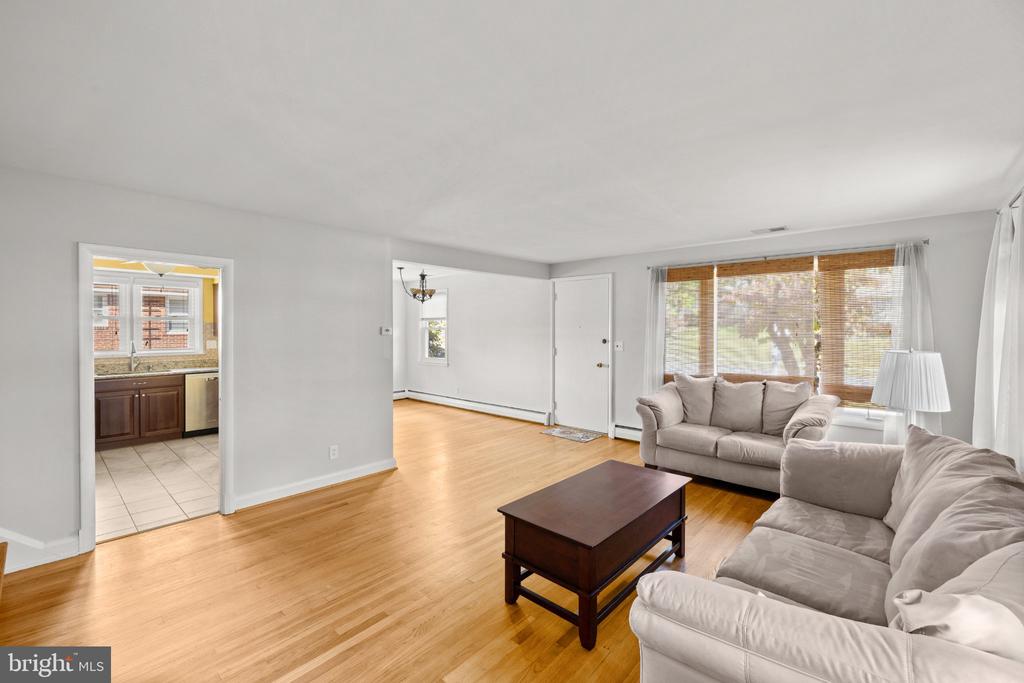 230 ROLLINGBROOK WAY