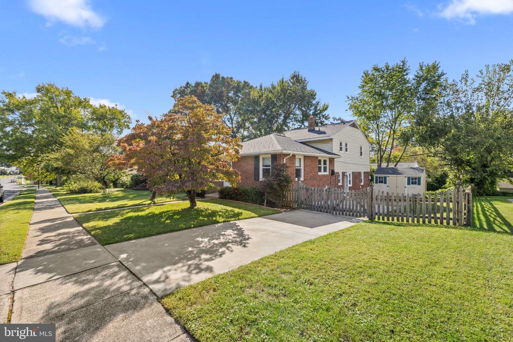 230 ROLLINGBROOK WAY