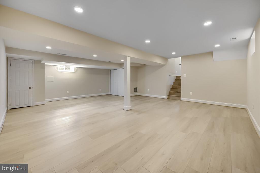6 WESTBURY ROAD