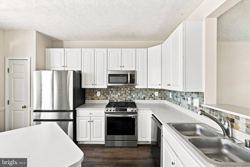 9739 HARVESTER CIRCLE Unit: 9739