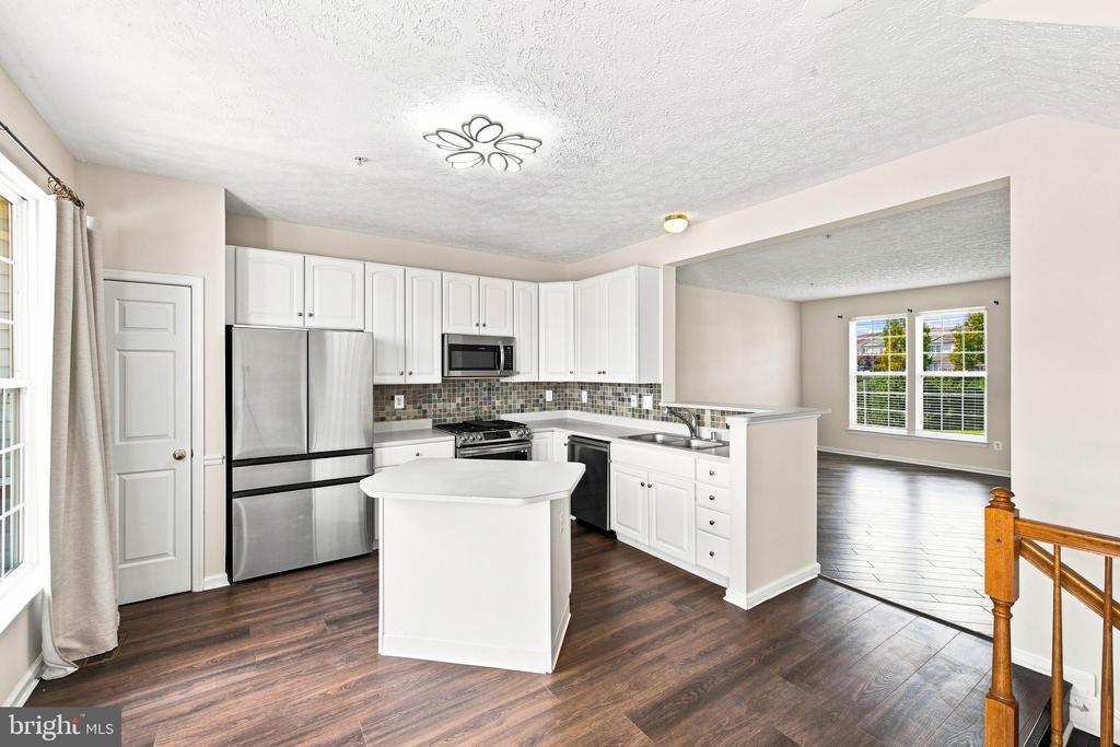 9739 HARVESTER CIRCLE Unit: 9739