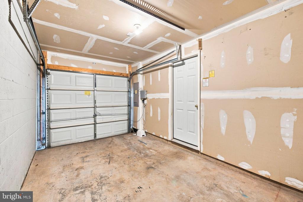 9739 HARVESTER CIRCLE Unit: 9739