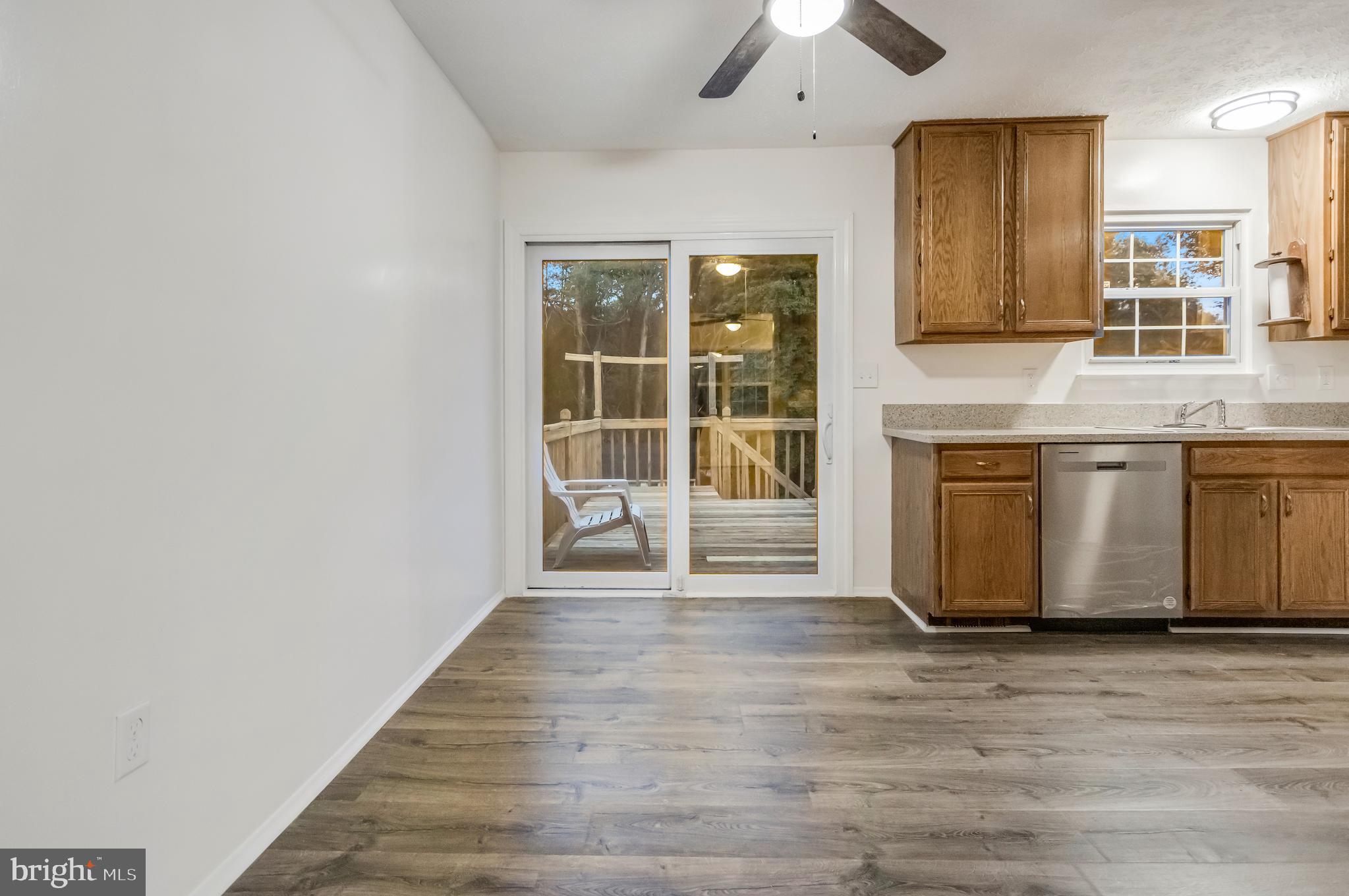 606 UNIVERSITY DRIVE