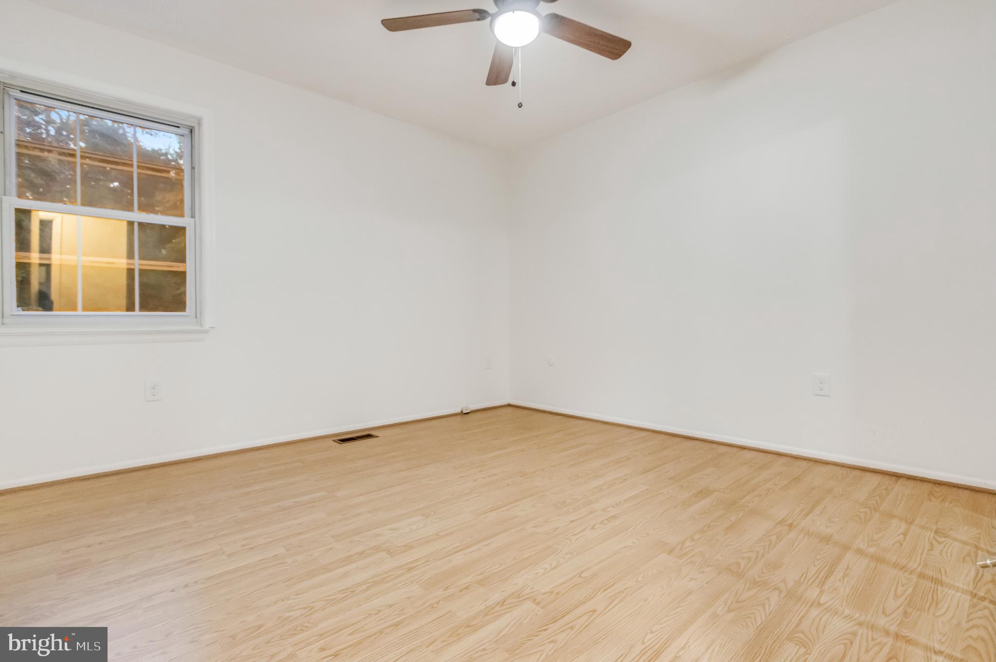 606 UNIVERSITY DRIVE